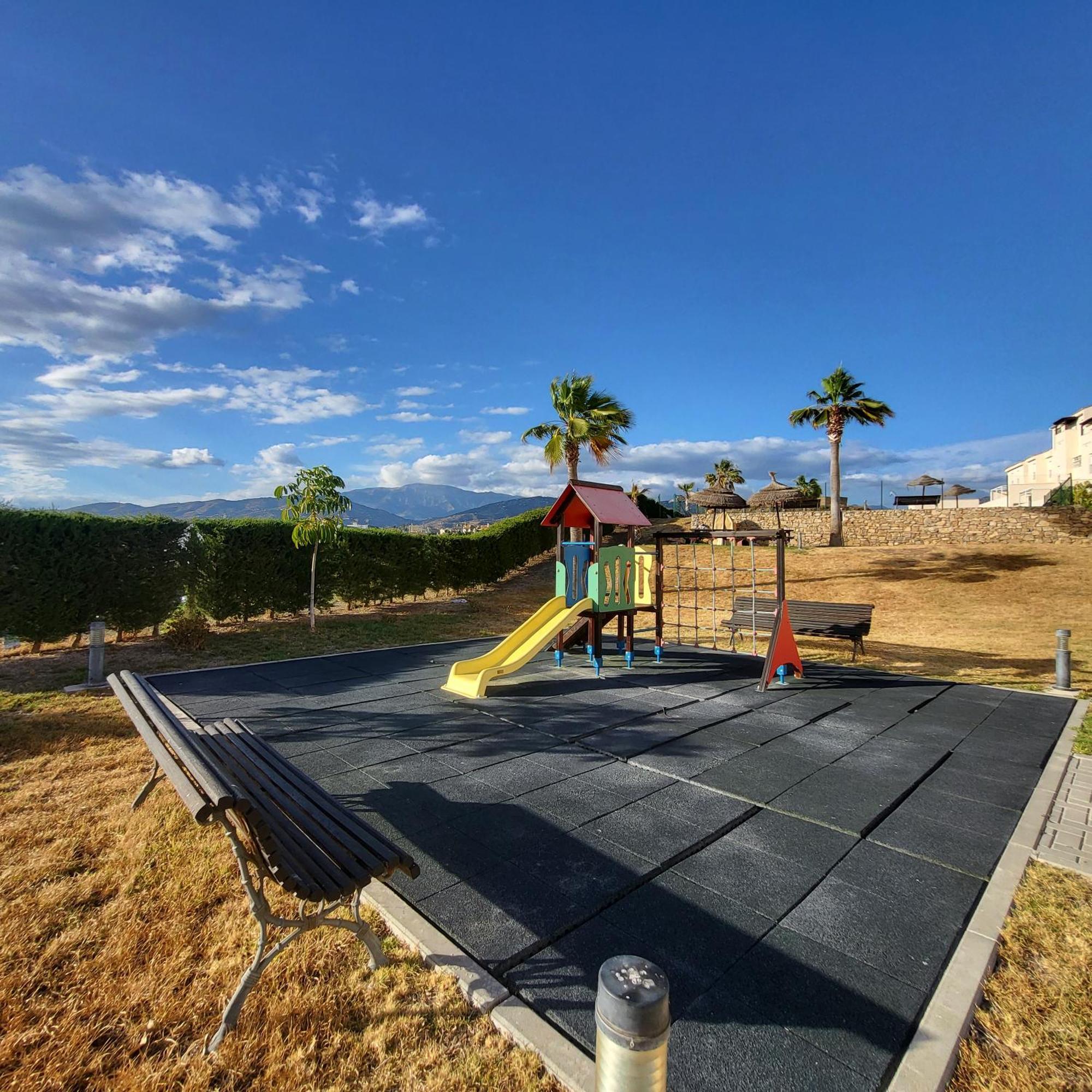 Golf En Baviera Con Vistas Al Mar Apartment Калета Де Велес Екстериор снимка